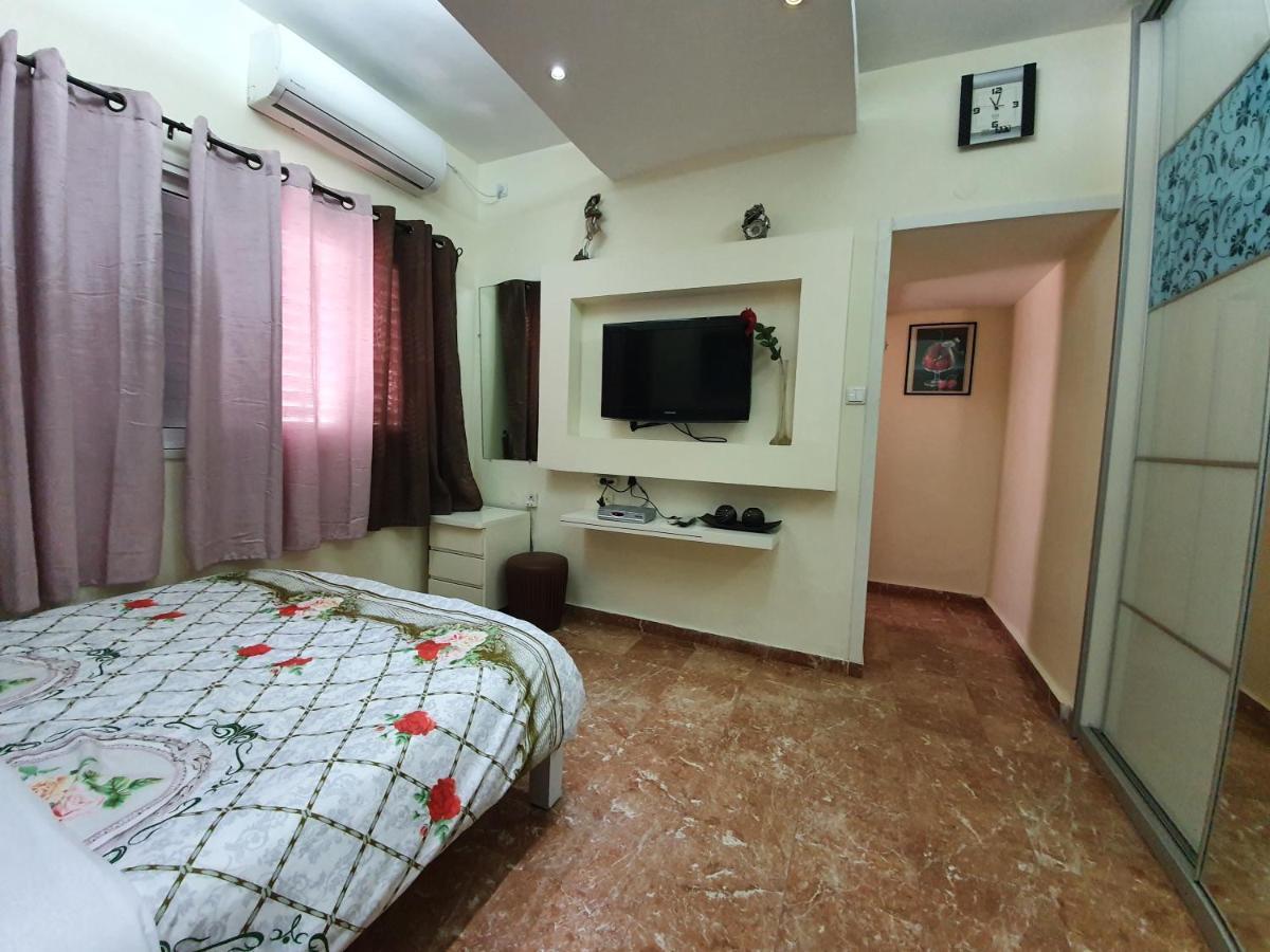 Ezore Yam Apartmens - Elmali'Akh St. 4 Bat Yam Eksteriør billede